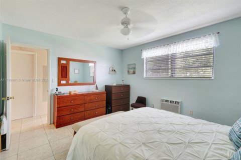 Condo in Miami, Florida, 1 bedroom  № 1698228 - photo 20