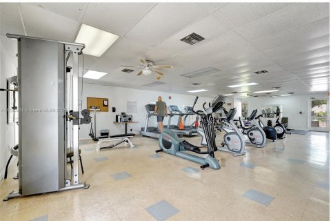 Condo in Miami, Florida, 1 bedroom  № 1698228 - photo 27