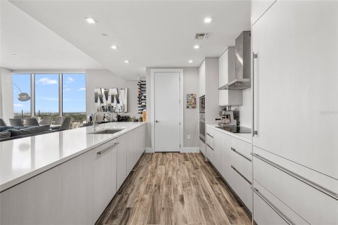 Купить кондоминиум в Тампа, Флорида 8 комнат, 182.65м2, № 2284892 - фото 6