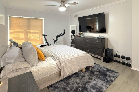 Condo in Lauderhill, Florida, 2 bedrooms  № 1951506 - photo 3