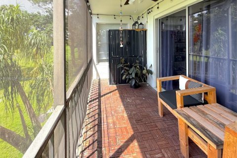 Condo in Lauderhill, Florida, 2 bedrooms  № 1951506 - photo 24