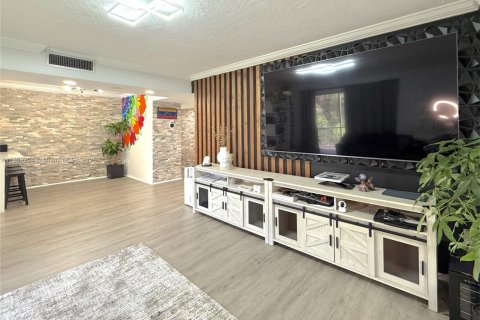Condo in Lauderhill, Florida, 2 bedrooms  № 1951506 - photo 20