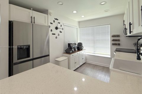 Condo in Lauderhill, Florida, 2 bedrooms  № 1951506 - photo 14