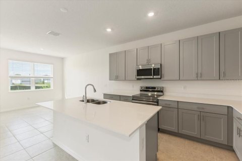 House in Fruitland Park, Florida 3 bedrooms, 154.4 sq.m. № 1780607 - photo 12