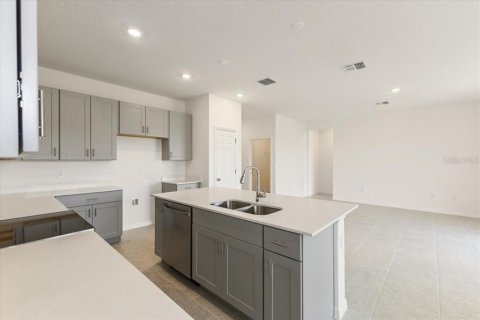 House in Fruitland Park, Florida 3 bedrooms, 154.4 sq.m. № 1780607 - photo 15
