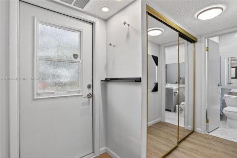 Condominio en venta en Lauderdale Lakes, Florida, 1 dormitorio, 63.55 m2 № 1945640 - foto 8