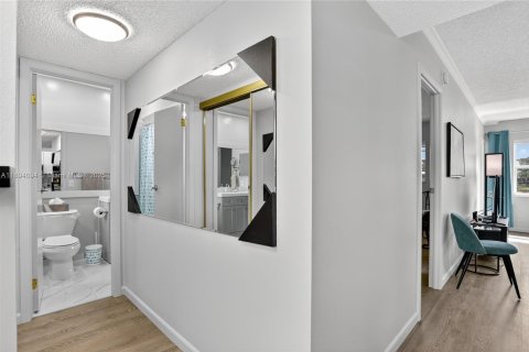 Condominio en venta en Lauderdale Lakes, Florida, 1 dormitorio, 63.55 m2 № 1945640 - foto 9