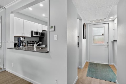Condominio en venta en Lauderdale Lakes, Florida, 1 dormitorio, 63.55 m2 № 1945640 - foto 13