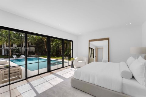 House in Miami, Florida 6 bedrooms, 471.66 sq.m. № 1755719 - photo 7