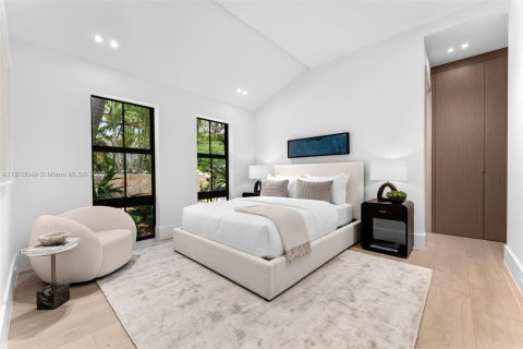 House in Miami, Florida 6 bedrooms, 471.66 sq.m. № 1755719 - photo 26
