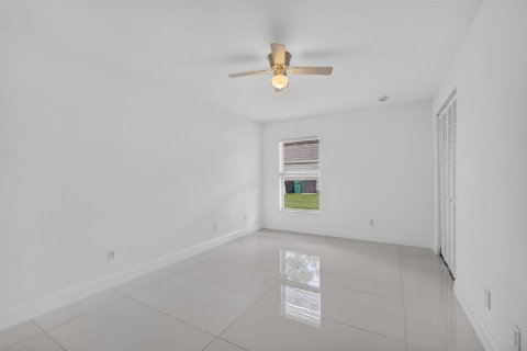 House in Port St. Lucie, Florida 4 bedrooms, 194.44 sq.m. № 2389872 - photo 28
