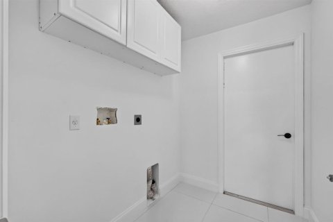 House in Port St. Lucie, Florida 4 bedrooms, 194.44 sq.m. № 2389872 - photo 30