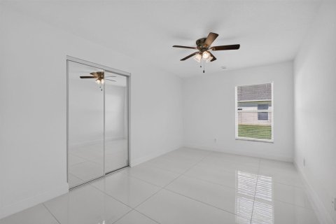 House in Port St. Lucie, Florida 4 bedrooms, 194.44 sq.m. № 2389872 - photo 26