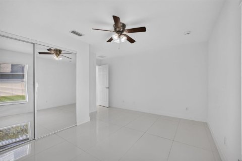 House in Port St. Lucie, Florida 4 bedrooms, 194.44 sq.m. № 2389872 - photo 22