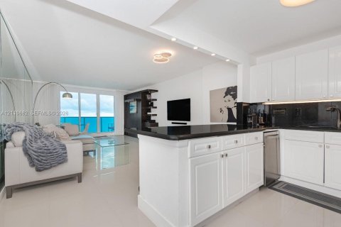 Copropriété à louer à Miami Beach, Floride: 1 chambre, 89.19 m2 № 2426579 - photo 14