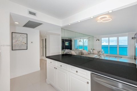 Copropriété à louer à Miami Beach, Floride: 1 chambre, 89.19 m2 № 2426579 - photo 15