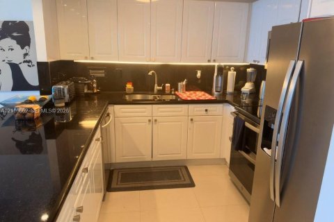 Copropriété à louer à Miami Beach, Floride: 1 chambre, 89.19 m2 № 2426579 - photo 10