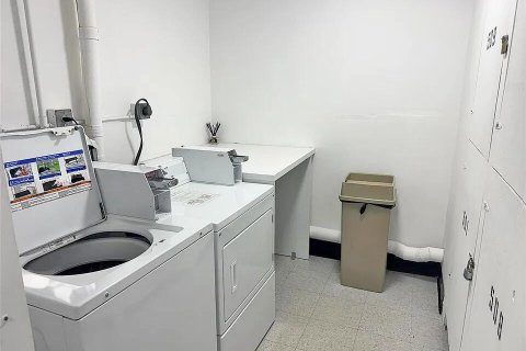 Copropriété à vendre à Hallandale Beach, Floride: 1 chambre, 78.97 m2 № 2146183 - photo 24