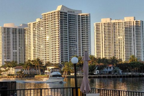 Copropriété à vendre à Hallandale Beach, Floride: 1 chambre, 78.97 m2 № 2146183 - photo 30