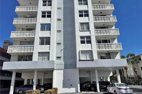 Copropriété à vendre à Hallandale Beach, Floride: 1 chambre, 78.97 m2 № 2146183 - photo 3