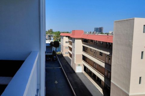 Copropriété à vendre à Hallandale Beach, Floride: 1 chambre, 78.97 m2 № 2146183 - photo 21