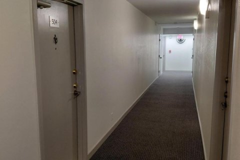 Copropriété à vendre à Hallandale Beach, Floride: 1 chambre, 78.97 m2 № 2146183 - photo 6