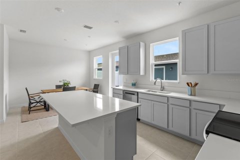 Adosado en venta en Apopka, Florida, 3 dormitorios, 163.79 m2 № 1793176 - foto 11