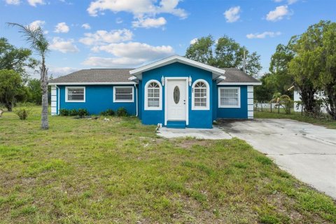 House in Wauchula, Florida 4 bedrooms, 194.91 sq.m. № 2142754