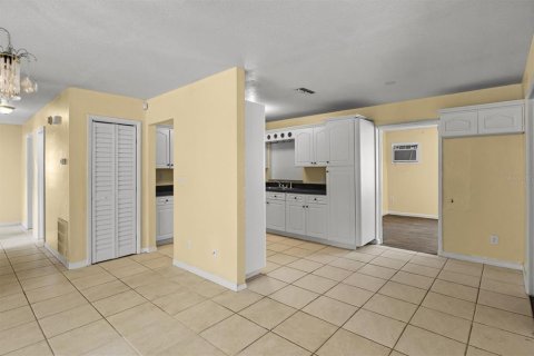 House in Wauchula, Florida 4 bedrooms, 194.91 sq.m. № 2142754 - photo 10