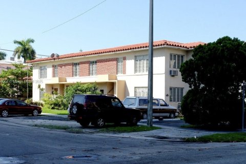 Propiedad comercial en venta en Miami, Florida № 1983275 - foto 7