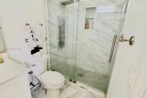 Townhouse in Hialeah, Florida 3 bedrooms, 137.77 sq.m. № 1954575 - photo 19