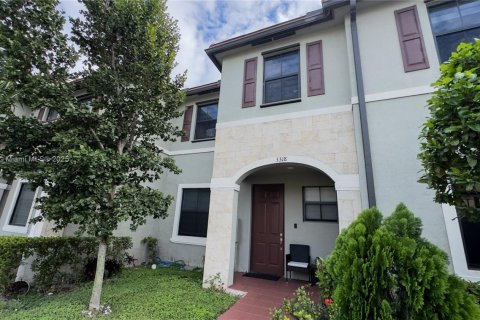 Townhouse in Hialeah, Florida 3 bedrooms, 137.77 sq.m. № 1954575 - photo 2