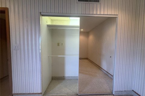 Condominio en alquiler en Palm Harbor, Florida, 1 dormitorio, 76.64 m2 № 1873283 - foto 28