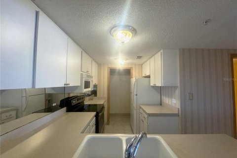 Condominio en alquiler en Palm Harbor, Florida, 1 dormitorio, 76.64 m2 № 1873283 - foto 20