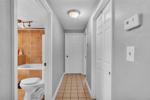 Villa ou maison à vendre à Auburndale, Floride: 6 chambres, 201.88 m2 № 2215216 - photo 25