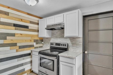 Villa ou maison à vendre à Auburndale, Floride: 6 chambres, 201.88 m2 № 2215216 - photo 9
