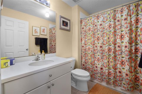 House in Leesburg, Florida 3 bedrooms, 137.22 sq.m. № 2166072 - photo 17