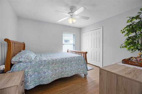 House in Leesburg, Florida 3 bedrooms, 137.22 sq.m. № 2166072 - photo 14