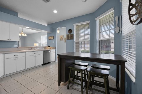 House in Leesburg, Florida 3 bedrooms, 137.22 sq.m. № 2166072 - photo 11