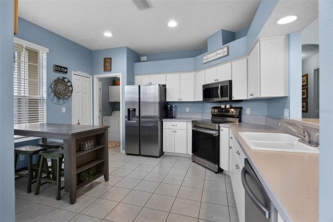 House in Leesburg, Florida 3 bedrooms, 137.22 sq.m. № 2166072 - photo 10