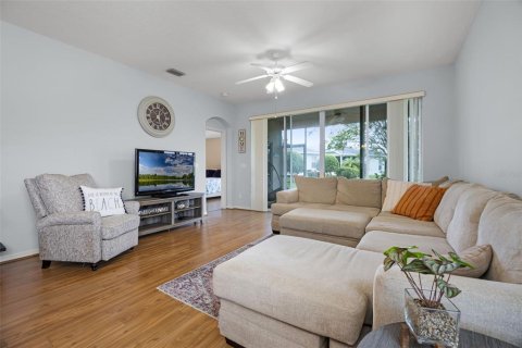 House in Leesburg, Florida 3 bedrooms, 137.22 sq.m. № 2166072 - photo 6