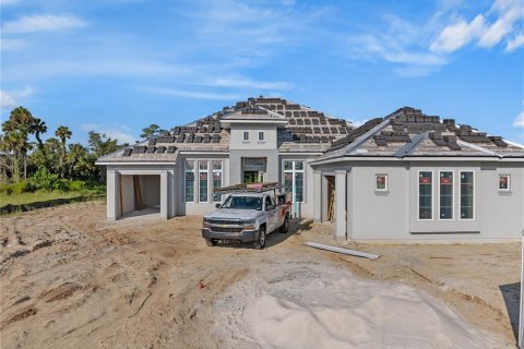 House in Flagler Beach, Florida 4 bedrooms, 261.33 sq.m. № 1385272 - photo 1