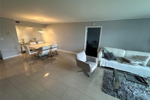 Copropriété à vendre à Sunny Isles Beach, Floride: 2 chambres, 126.07 m2 № 1979440 - photo 18