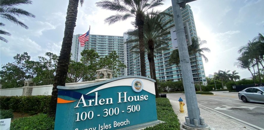 Condo à Sunny Isles Beach, Floride, 2 chambres № 1979440