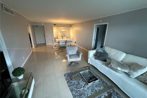 Copropriété à vendre à Sunny Isles Beach, Floride: 2 chambres, 126.07 m2 № 1979440 - photo 23