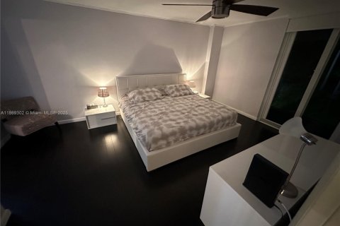 Copropriété à vendre à Sunny Isles Beach, Floride: 2 chambres, 126.07 m2 № 1979440 - photo 24