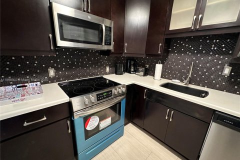 Copropriété à vendre à Sunny Isles Beach, Floride: 2 chambres, 126.07 m2 № 1979440 - photo 16