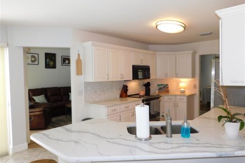 Villa ou maison à louer à Palm Harbor, Floride: 3 chambres, 174.47 m2 № 2110955 - photo 9