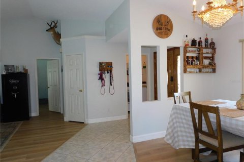 Villa ou maison à louer à Palm Harbor, Floride: 3 chambres, 174.47 m2 № 2110955 - photo 6