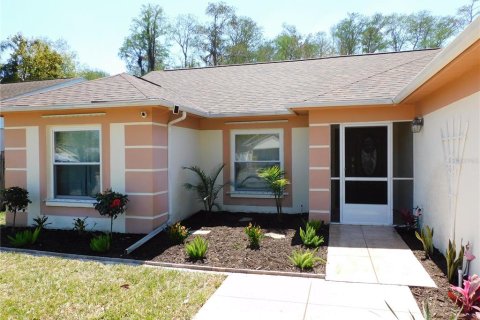 Villa ou maison à louer à Palm Harbor, Floride: 3 chambres, 174.47 m2 № 2110955 - photo 3